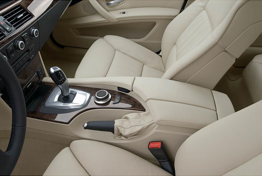  BMW 5-Series 2007 года  (фото 70 из 93)